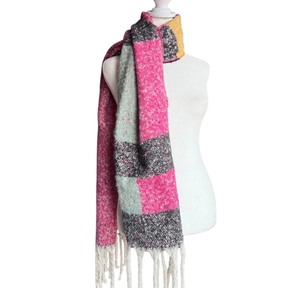 NWT Colorful Fuchsia‎ Scarf